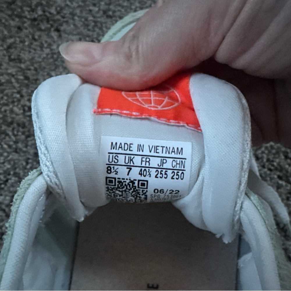 Adidas Women's 8.5 Sage Green White Gold Orange Sneakers EUC - Picture 5 of 7